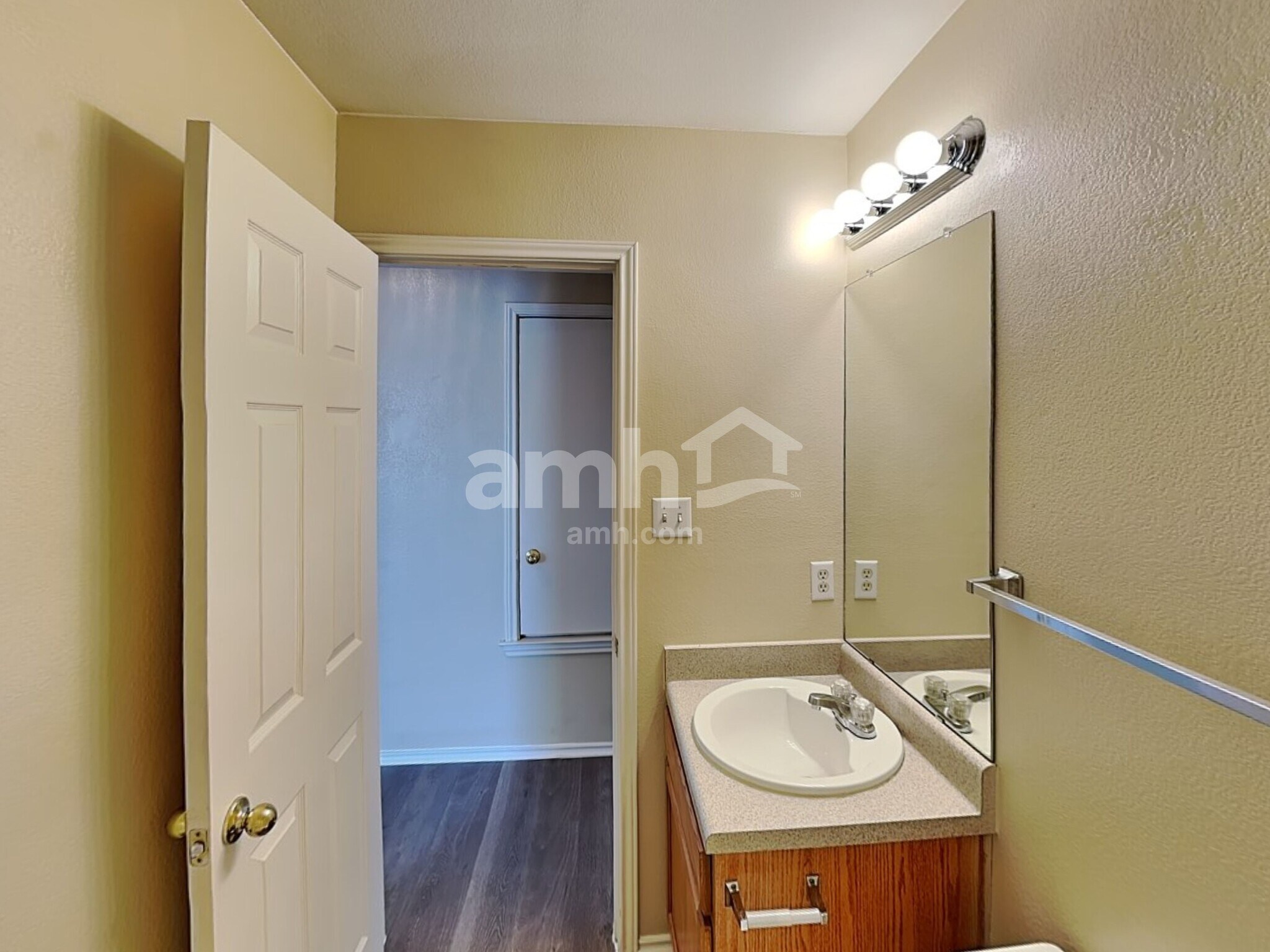 Building Photo - 2844 Deerfern Ln