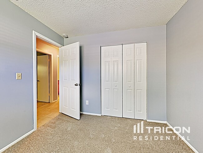 Building Photo - 1631 Spring Lake Dr