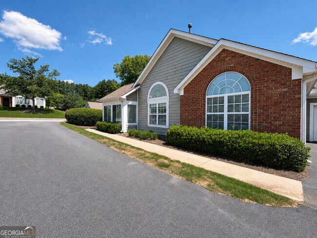 Building Photo - 3057 Orchard Ridge Cir