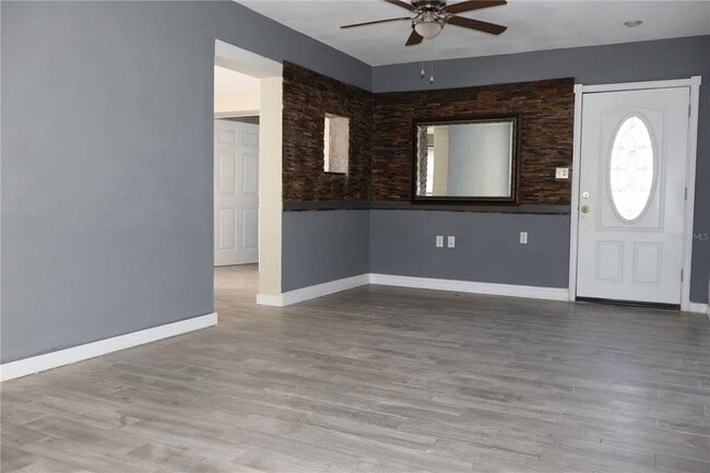 Building Photo - 4732 W Lawn Ave
