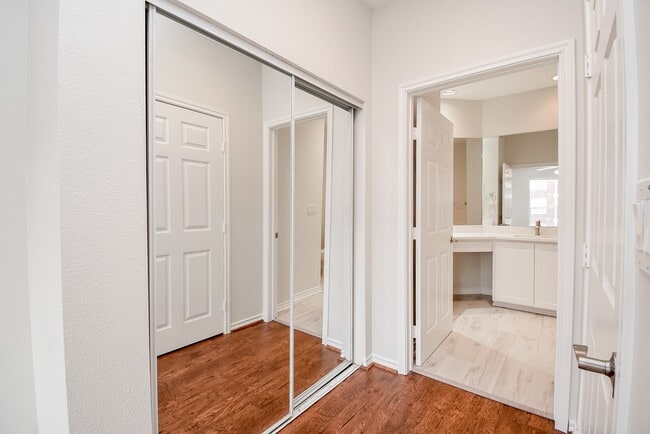 Building Photo - 2400 McCue Rd