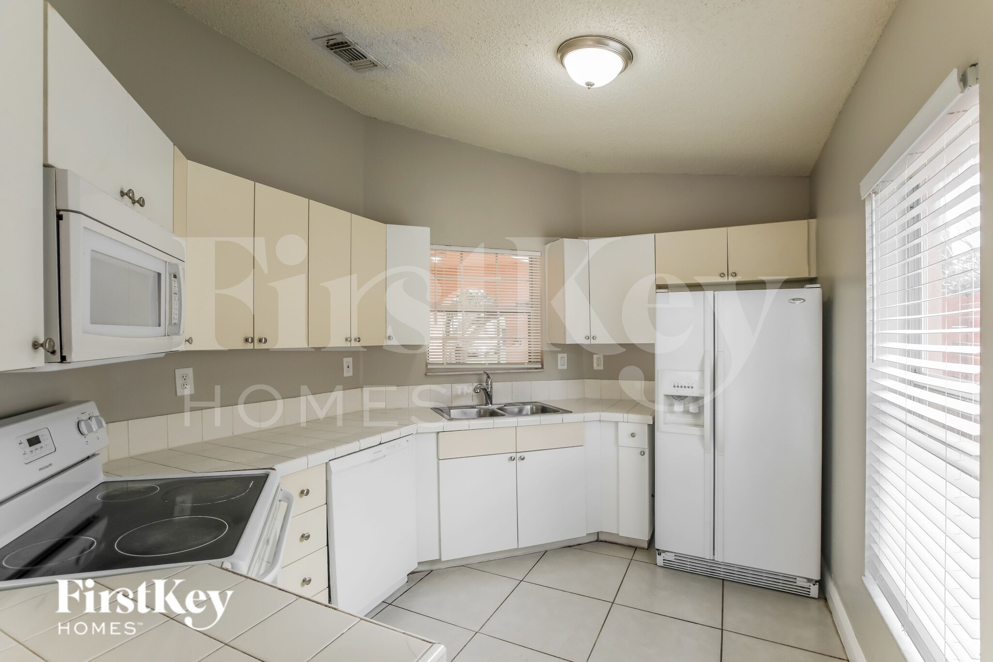 Building Photo - 25024 SW 128th Pl