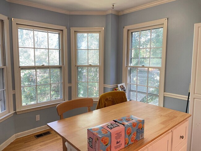 Building Photo - Three Bedroom Available on Eastside