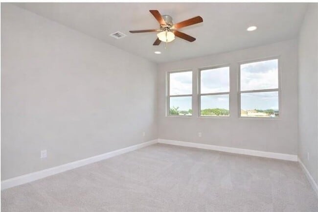 Building Photo - 1610 Arcilla St