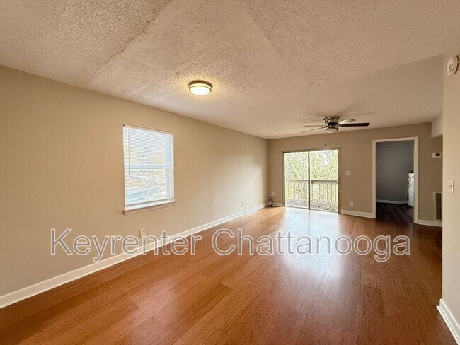 Building Photo - 918 S Crest Rd