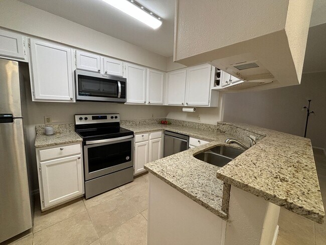 Building Photo - 10955 Wurzbach Rd