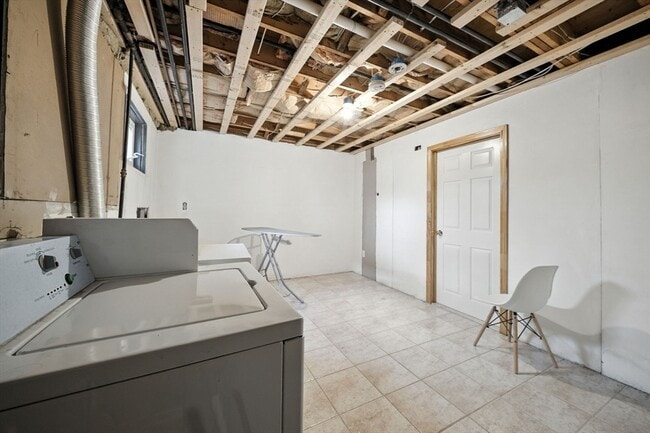 Building Photo - 57 Newbury St