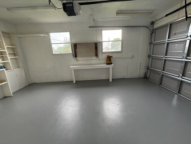 Building Photo - 462 S Haverhill Rd