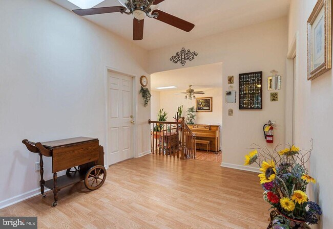 Building Photo - 308-310 E State St