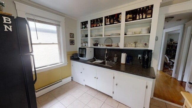 Building Photo - 11 Walnut St