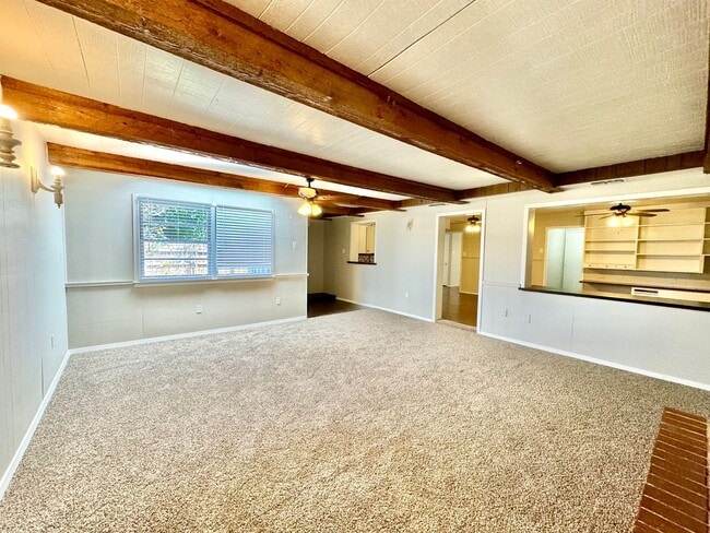 Building Photo - Beautiful Home right next to Hobby Lobby and Remington Park! Self Showing