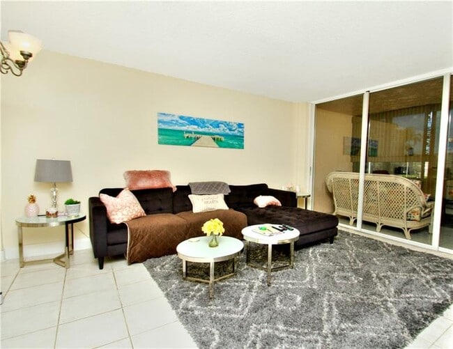 Building Photo - 740 S Federal Hwy