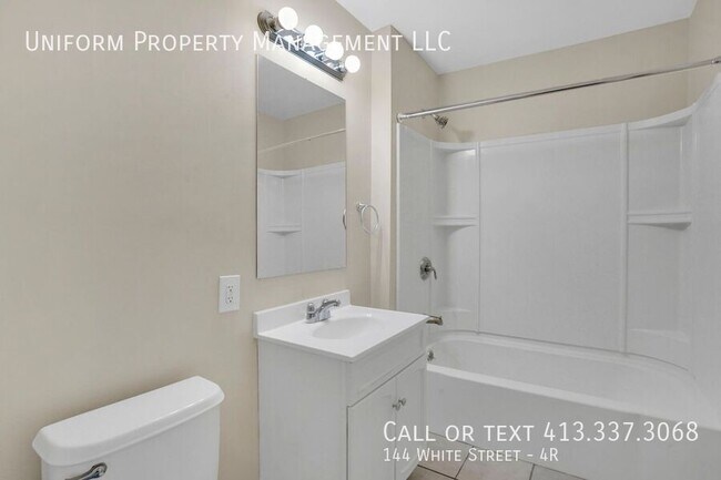 Building Photo - 144 White St