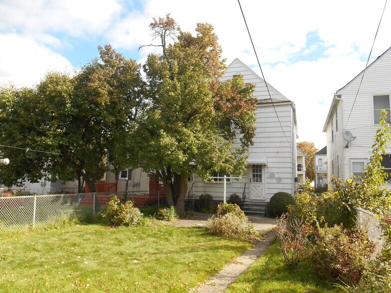 Building Photo - 9345 Charest St