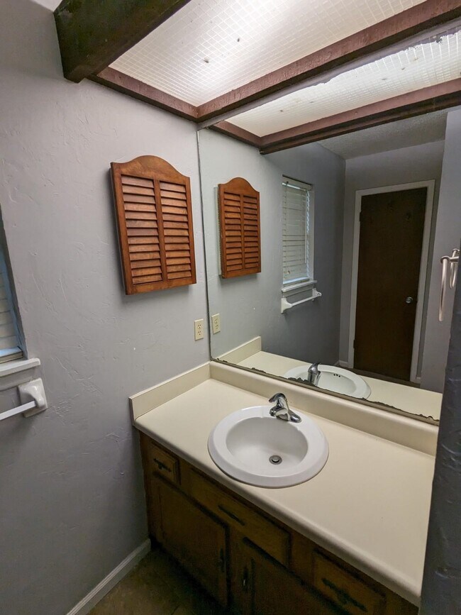 Building Photo - 3419 Thresher Dr