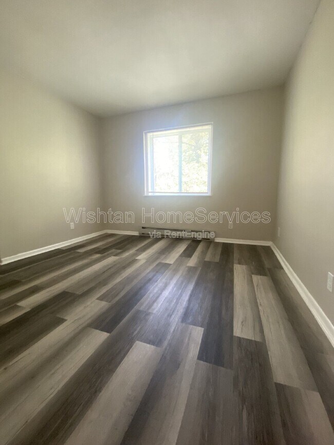 Building Photo - 217 Charleston Blvd