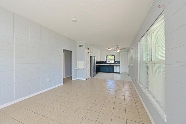 Building Photo - 612 Palm Ave