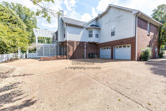 Building Photo - 3 Kyle Ct