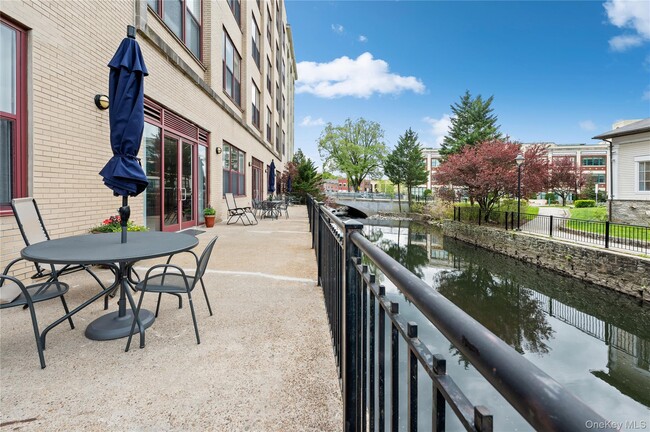 Building Photo - 1 Scarsdale Rd