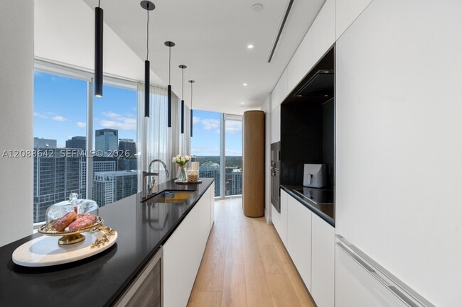 Building Photo - 300 Biscayne Blvd