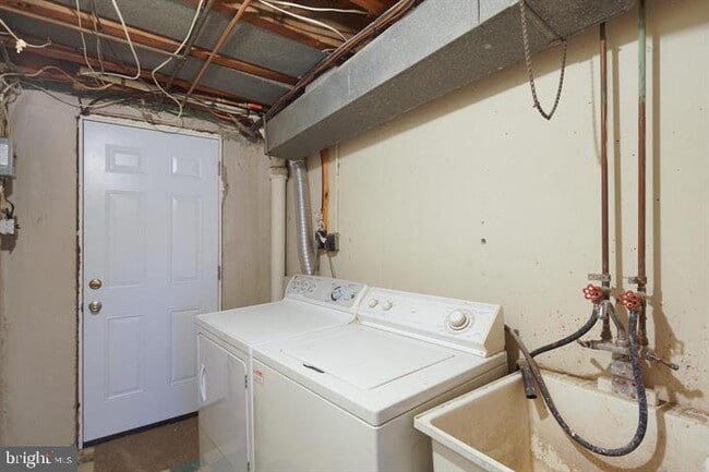 Building Photo - 5428 Vicaris St