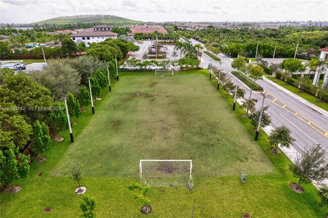 Building Photo - 10021 NW 87th Terrace