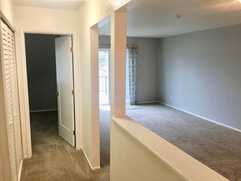 Building Photo - 776 Santa Alicia Dr