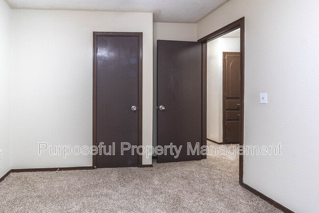 Building Photo - 9317 N Sherwell Dr
