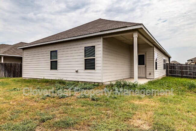 Building Photo - 720 Red Barn Bnd