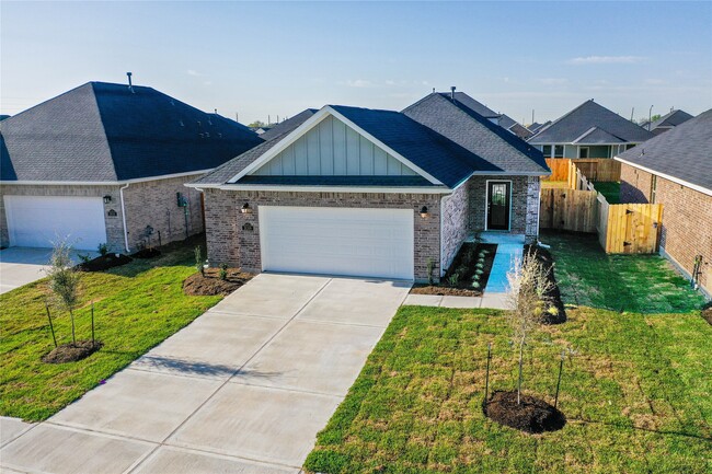 Building Photo - 31319 Black Frst Xing