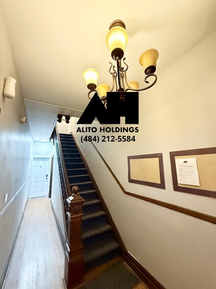 Building Photo - 104 N 10th St