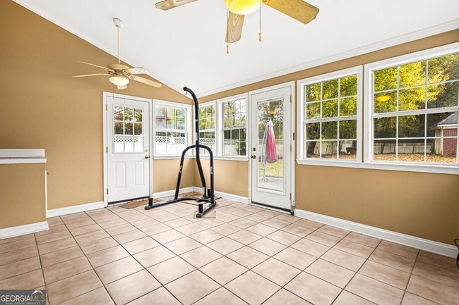 Building Photo - 4000 Hogans Mill Ln