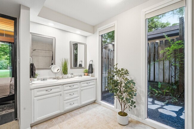 Building Photo - 29 Winged Foot Dr