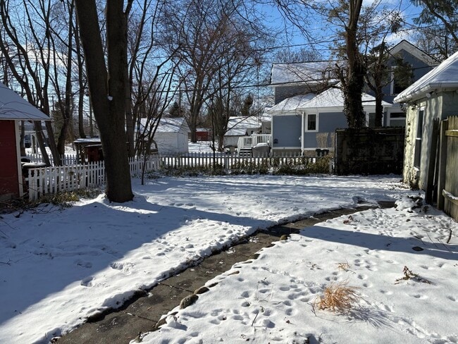 Building Photo - 433 McKinley St