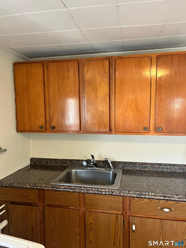 Building Photo - 144 Bristol St