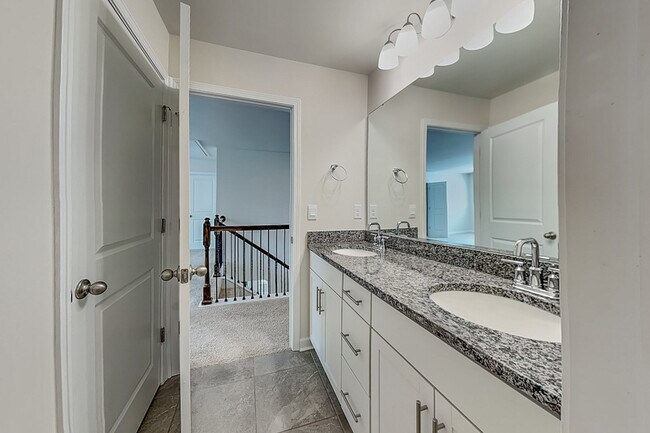 Building Photo - 5301 Ennisworth Ln