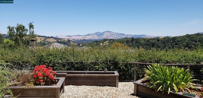 Building Photo - 29 Chapel Dr