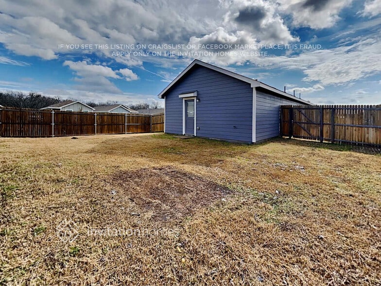 Building Photo - 3223 Crestone Dr
