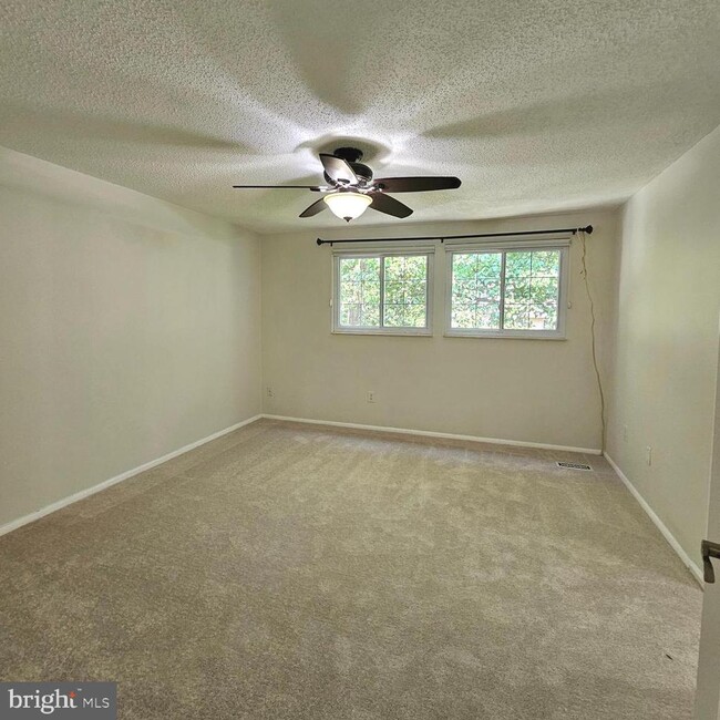 Building Photo - 5302 Harbor Ct Dr