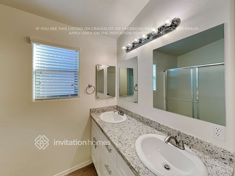 Building Photo - 41715 N Ranch Dr