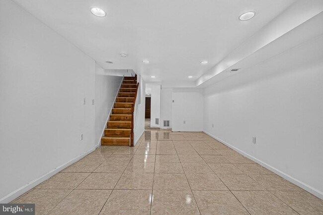 Building Photo - 1719 Ruxton Ave