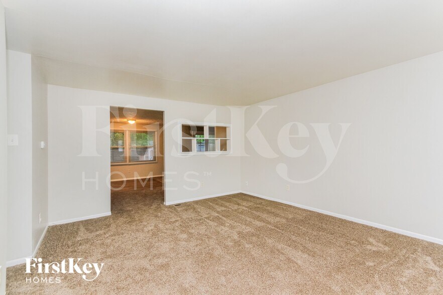 Building Photo - 11048 McDowell Dr