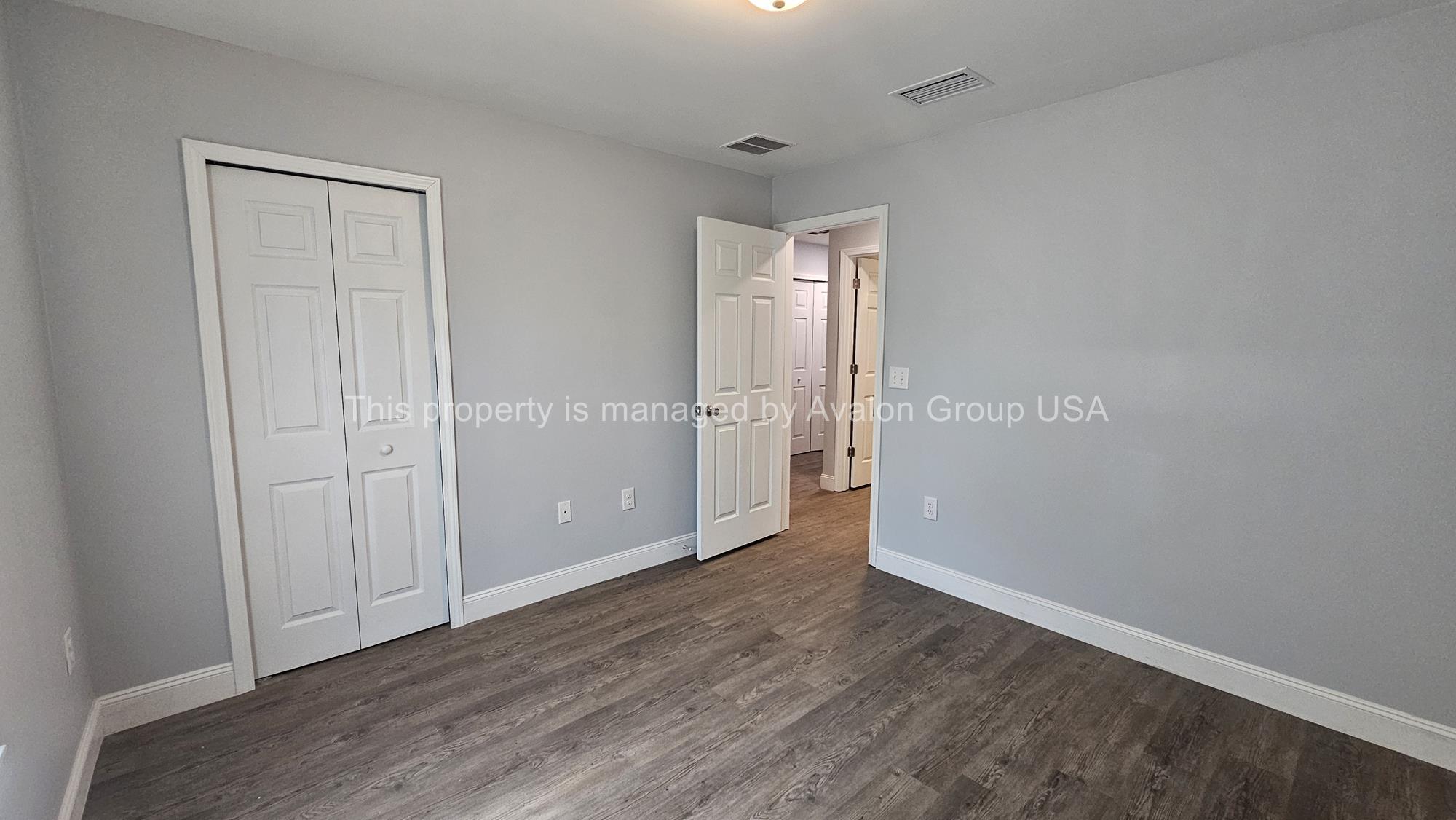 Building Photo - 1978 Solomon St