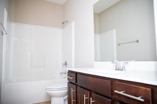 Building Photo - 4 Bedroom 2 Bathroom Rental in Cullman City.