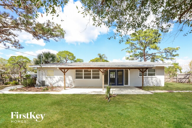 Building Photo - 75 Lakeview Ln