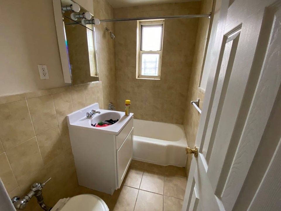 BATHROOM - 14306 Barclay Ave