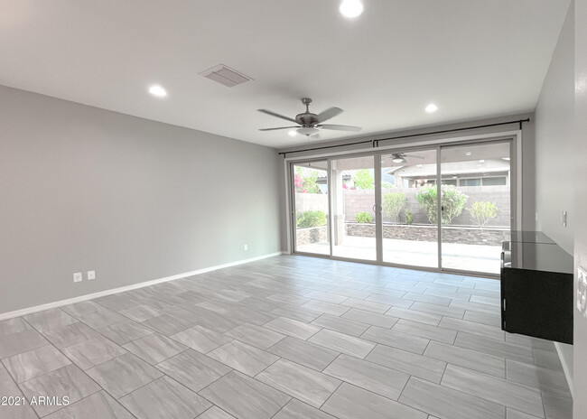 Building Photo - 118 E Canyon Way