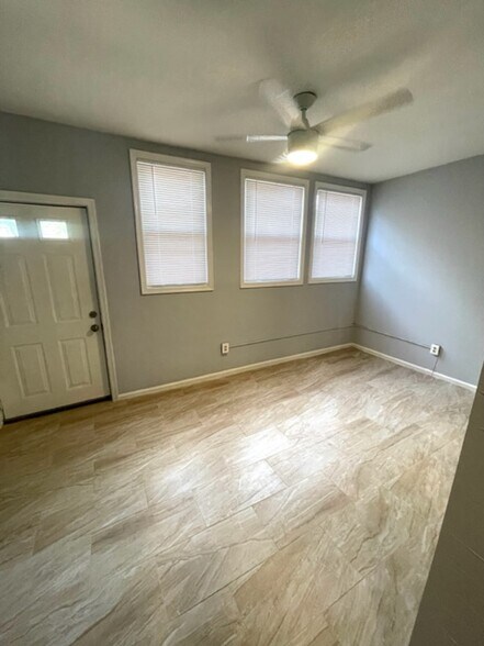 Building Photo - 4909 Illinois Ave NW