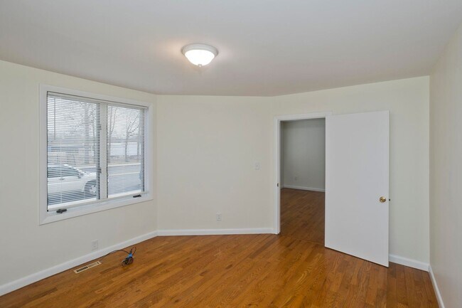 Building Photo - 181 State St