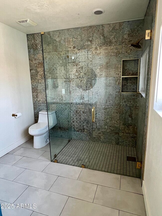 Building Photo - 4847 E Calle de Las Estrellas Rd